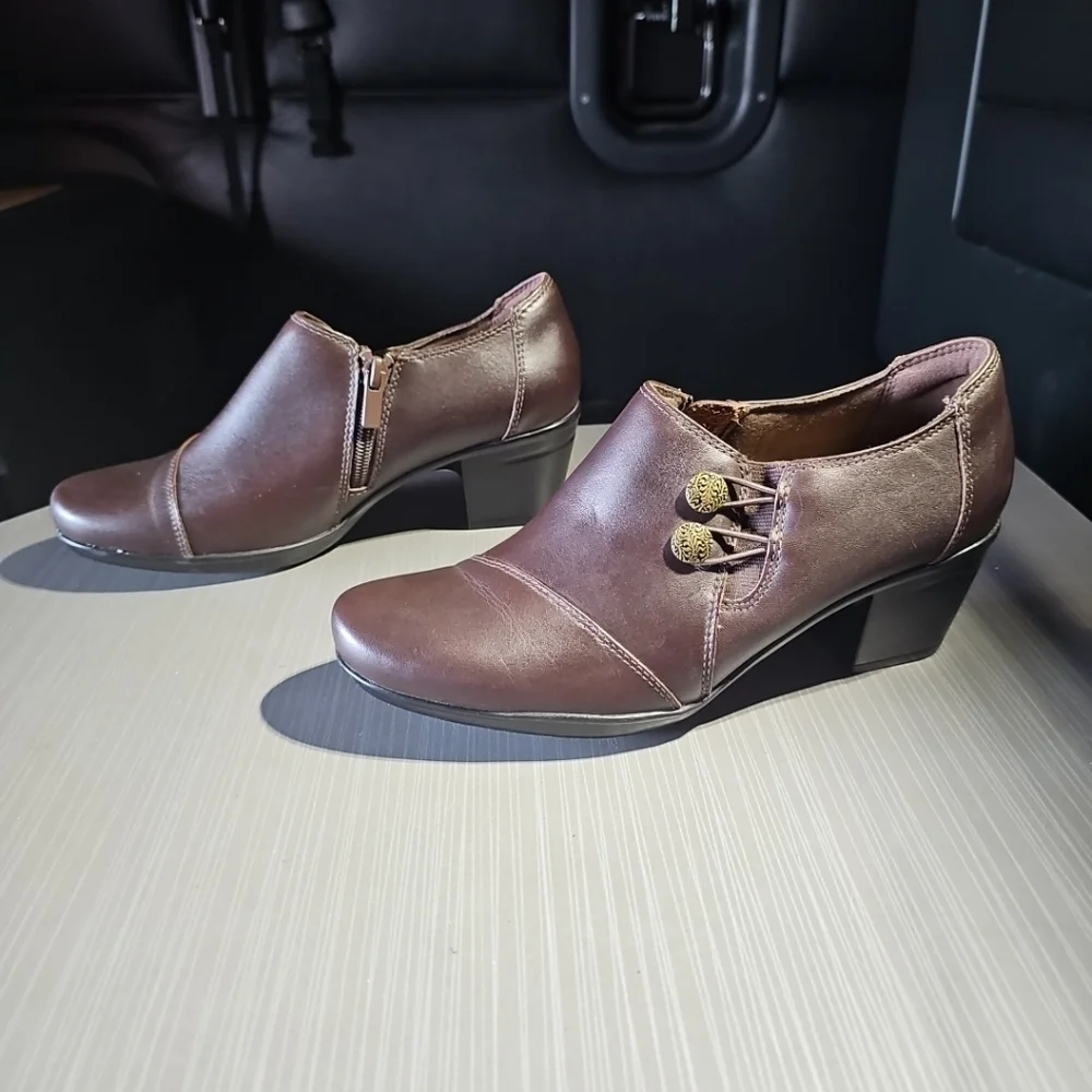 Clarks Women's Emslie Warren Slip On Loafer Brown Leather Size 7.5M EUC